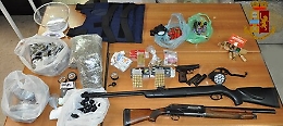 Adrano, in garage armi e droga, arrestato pregiudicato