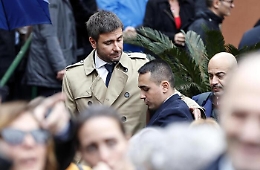 Lutto per Alessandro Di Battista, i colleghi del M5S si stringono attorno a lui