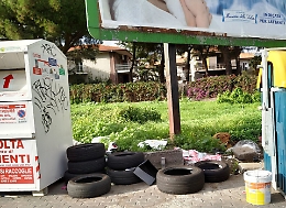 Catania, microdiscarica in viale Lorenzo Bolano