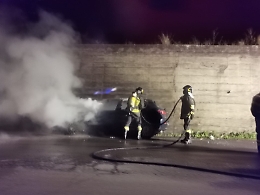 Auto a fuoco a tra Catania e Misterbianco, traffico in tilt