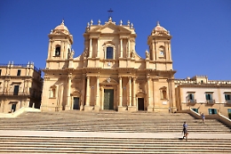 Noto, sindaco Bonfanti: «Niente tassa di soggiorno per i turisti»