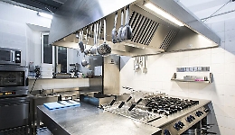 Palermo, giovane cuoco non viene assunto in osteria: picchia titolare e cameriera