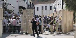 Migranti, il Tar sospende ordinanza di Musumeci