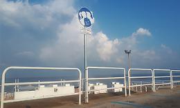 Terrasini, cede la ringhiera nella piazzetta degli innamorati: coppia ferita