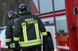 Auto si schianta nella notte contro un albero nel Messinese: un ferito