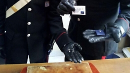 Trapani, la truffa delle false pietre preziose: tredici indagati