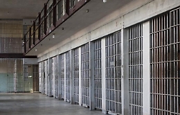 Caltanissetta, ispettore Polizia Penitenziaria aggredito da detenuto