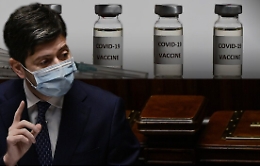 Covid, Speranza illustra il piano vaccini per l'Italia: dosi per tutti