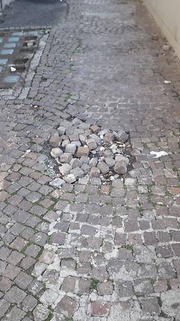 Catania: Sanpietrini divelti in corso Sicilia