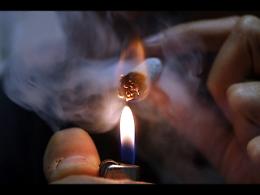 Droga, per evitare i controlli si faceva scudo della figlia di 15 anni incinta: 10 arresti a Siracusa