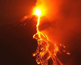 Etna, ecco come risale il magma nel vulcano: Ingv ricostruisce "ascensore"