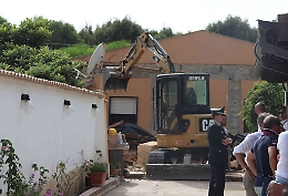 Palermo, Procura generale “convoca” i sindaci: «Dare seguito alle sentenze di demolizione»