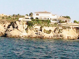 Siracusa, pericolo di crolli e mare vietato in contrada Isola