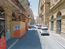 Agrigento, il centro città "ostaggio" di un’orribile gabbia di ferro