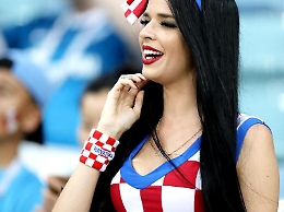 Bellezze sugli spalti delle partite di calcio: la Fifa dice basta alle riprese