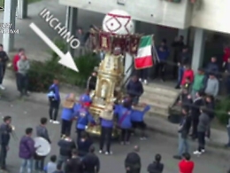 Paternò, il boss al figlio dopo l’“inchino”: «Zitto e basta buffonate»