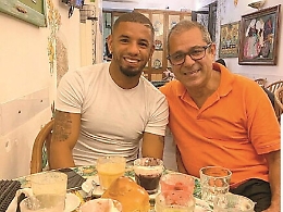 Taormina, calciatore della Roma “turista - positivo”: chiuso per precauzione (e subito riaperto) il Bambar