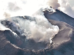 Sull' Etna si torna ai "Fantastici 4": il Sud-Est si “mangia” il suo gemello
