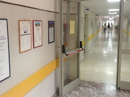 «Niente parto cesareo per non restare oltre l'orario di lavoro», tre dottoresse del Santo Bambino rinviate a giudizio