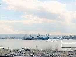 Porto di Augusta, i relitti nella rada integrati nel panorama