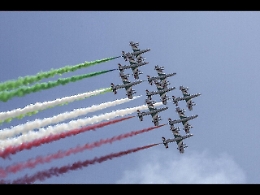 Palermo domenica
con  il naso all'insù: 

nel cielo del Foro Italico
le Frecce Tricolori