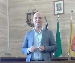 Licata, il sindaco antiabusivismo sfiduciato: «Forse mi ricandido»