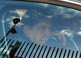 Delitto Agostino, padre dell'agente ucciso riconosce in tribunale «Faccia da Mostro»