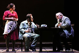 Moni Ovadia: «"Il casellante" un'ode alla forza delle donne»