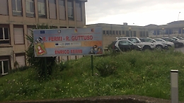 Giarre, in classe all'Iti Fermi con trenta dosi di marijuana