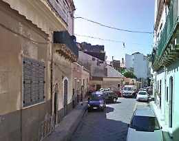 Aci Castello, si invaghisce di una ragazza e organizza un raid punitivo contro il fidanzato di lei