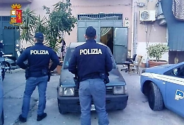 Palermo, trattoria abusiva con cibo mal conservato, dove si rubava energia elettrica e si coltivava droga