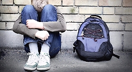 Bullizza compagno di classe per 10 anni e lo manda pure all'ospedale: indagato