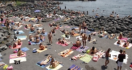 Sole, mare e spiagge affollate: a Catania al via stagione balneare