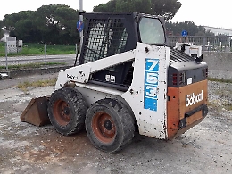 Pachino, rubano un bobcat e poi chiedono il riscatto: quattro arresti