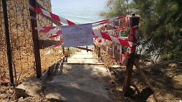 Scalette sul mare e ormeggi abusivi (anche alla Scala dei Turchi): blitz della Gdf, venti denunce