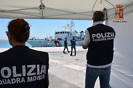 Pozzallo, fermati quattro scafisti, uno ha soltanto 15 anni