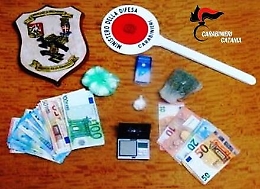 Palagonia, ingoia cocaina per evitare arresto, ma si sente male