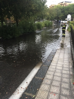 A Catania in zona Planet basta un po' di pioggia a tenere ostaggio tutti i residenti
