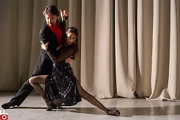 Il legame avvolgente del tango