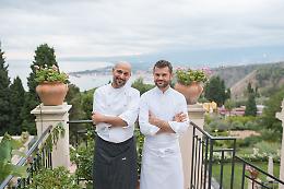 I super chef a Taormina, Roberto Toro ha aperto la sua cucina a Enrico Bartolini