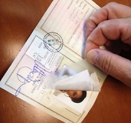 Documenti falsi per ingressi in Italia, chiuse indagini per 6 persone a Siracusa