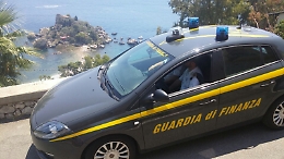 Prestiti usurai ad imprenditori: padre e figlio arrestati a Giardini Naxos