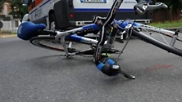 Morto il ciclista investito a Palermo, preso il pirata della strada