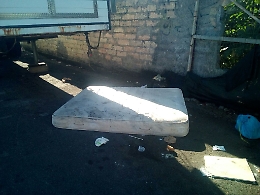 Catania, rimorchi da pulire e da spostare in via Cilea: chi deve intervenire?