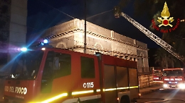 Mascalucia, a fuoco abitazione semi abbandonata nei pressi del cimitero