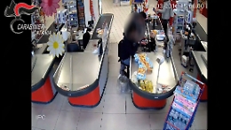 Presi gli autori della Rapina al "Decò" di Capomulini: sono un uomo e una donna di Catania