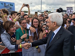 Mattarella saluta la Nave della legalità: «Contro la mafia impegno costante»