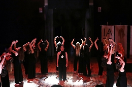 "Medea, un giorno ancora", così studenti a Catania sconfiggono la paura