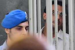 Nuovi guai per Fabrizio Corona, il pg ha chiesto la condanna a 2 anni e 9 mesi