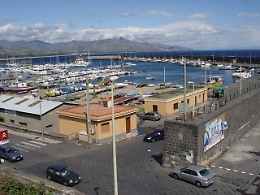 Riposto come ...Montecarlo, il porto strapieno di imbarcazioni di lusso